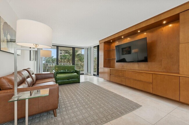 Building Photo - 3000 N Ocean Dr