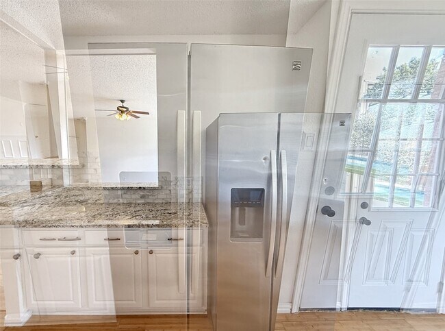 Building Photo - 6717 Smallwood Dr