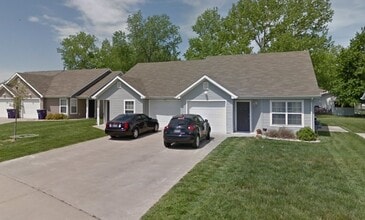Building Photo - 2413 Walden Ln