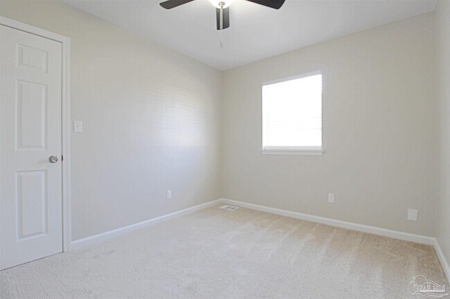 Building Photo - 9615 Sandpiper St
