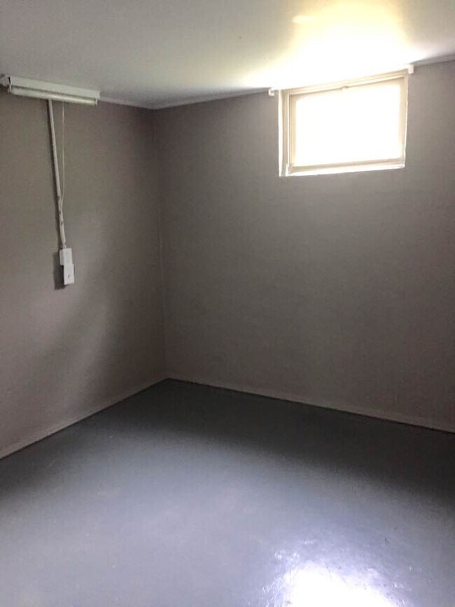 Building Photo - 103 Cranwill Dr