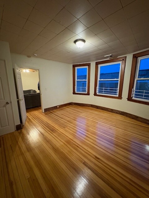 Building Photo - 11 5th St