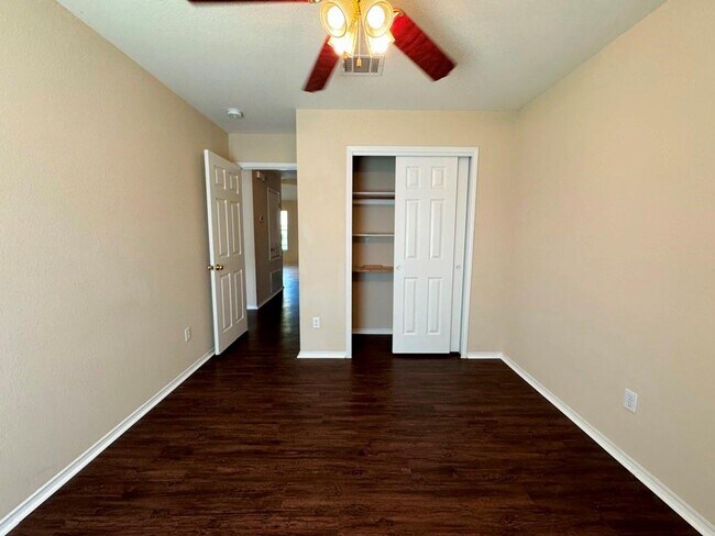 Building Photo - 100 Palo Duro Cove