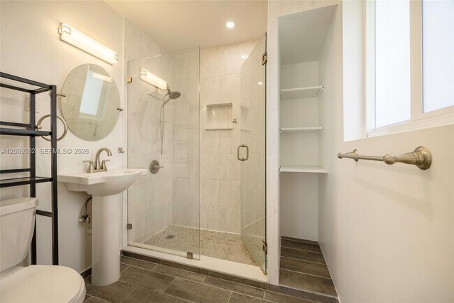 Building Photo - 7840 SW 71st Ave