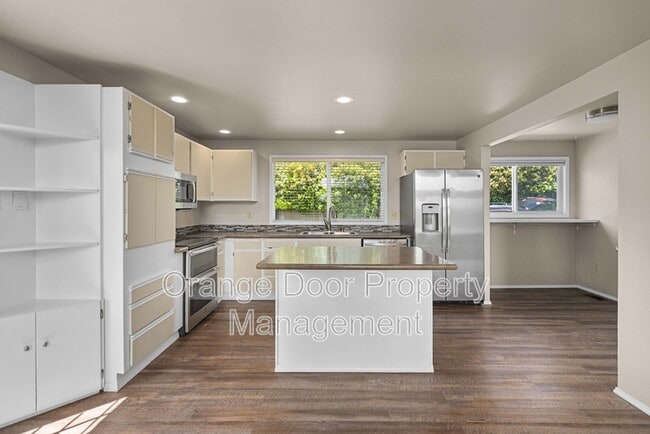 Building Photo - 3602 Nassau Ave NE