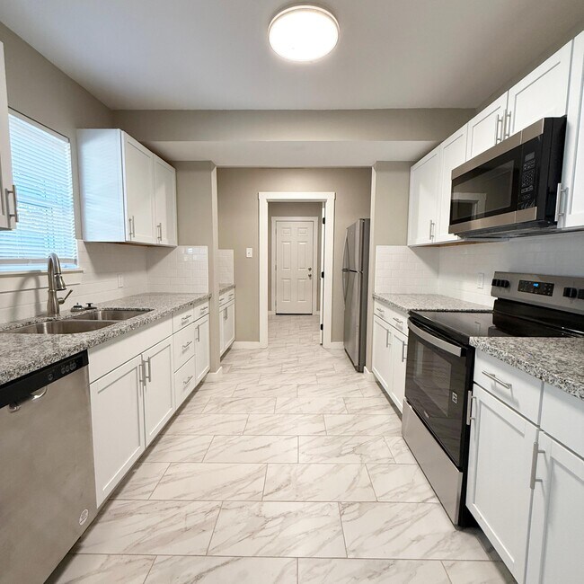 Building Photo - 2222 16th St