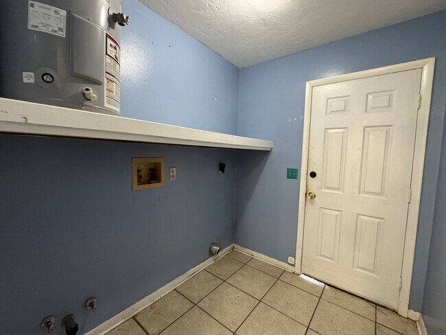 Building Photo - 8417 Goldkist Blvd
