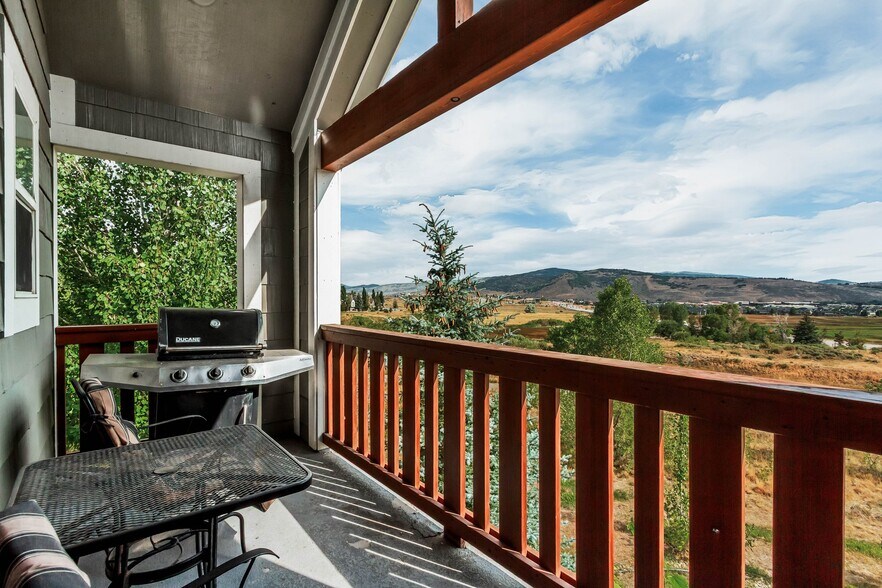 Building Photo - 5526 Cross Country Way