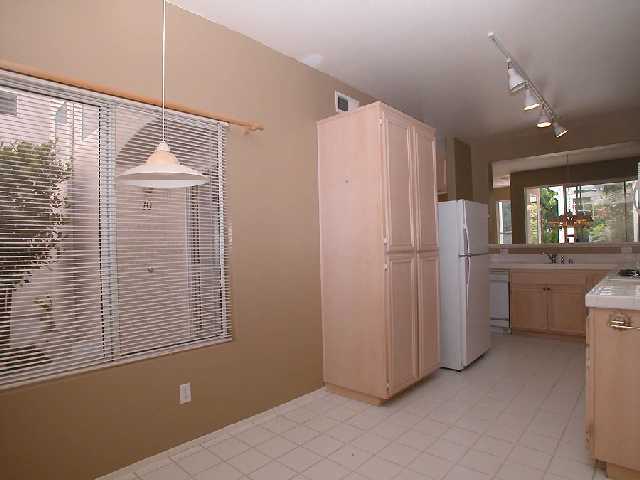 Building Photo - 401 Sanibelle Cir