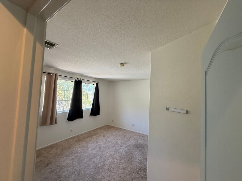 Building Photo - 2144 Wild Canyon Dr