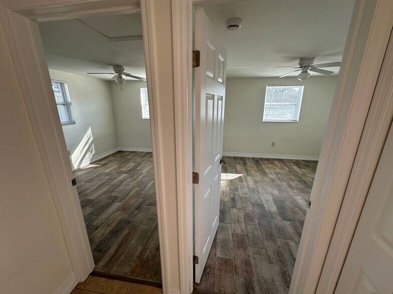 Building Photo - 443 90th Ave N