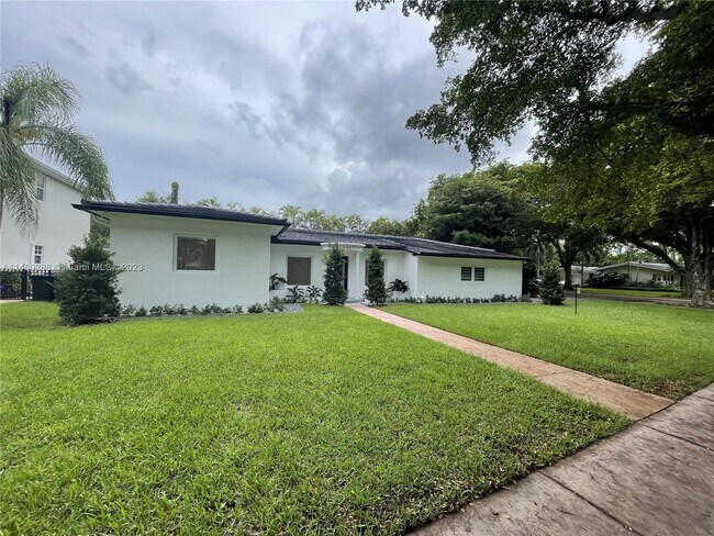 Building Photo - 936 S Alhambra Cir