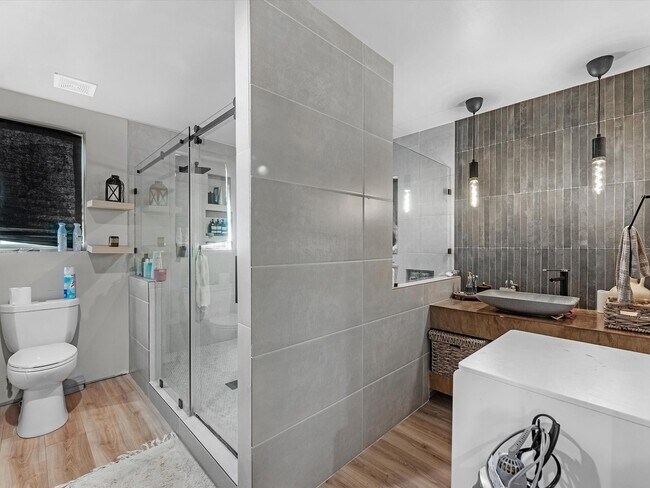 Building Photo - 3209 Pennsylvania St