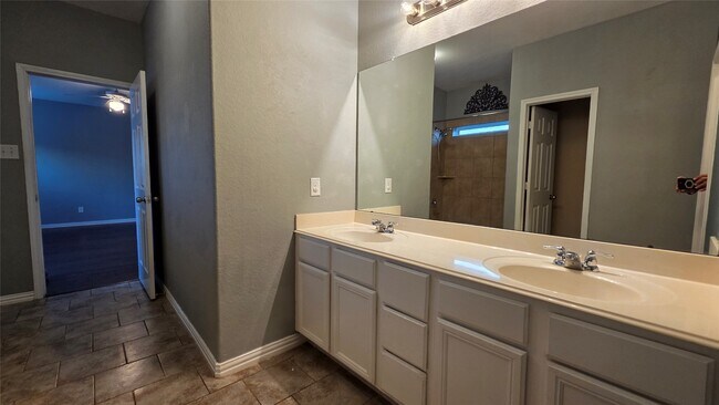 Building Photo - 2662 Magnolia Fair Way