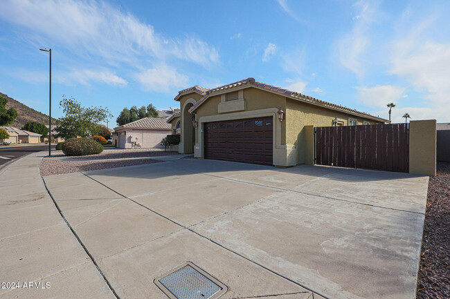 Building Photo - 5239 W Tonopah Dr