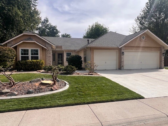 Primary Photo - 900 N Player Ave