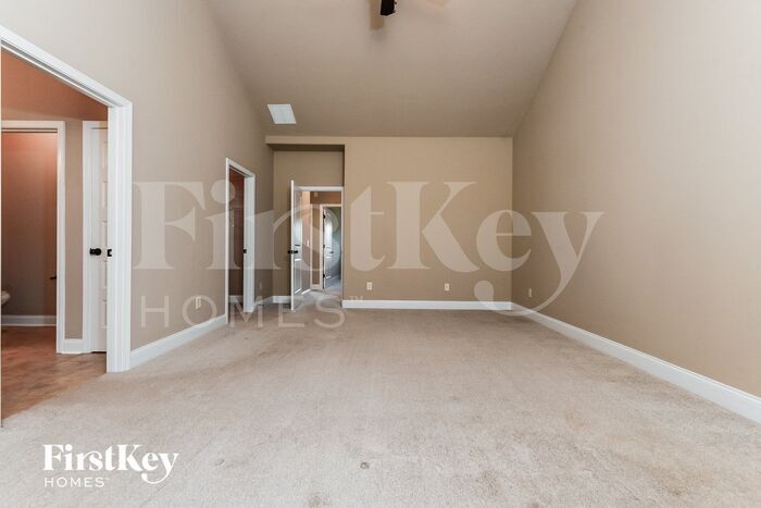 Building Photo - 250 Jester Ct
