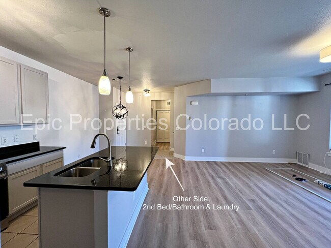 Building Photo - GORGEOUS Bright & Spacious 2 bedroom / 2 bath Modern Condo!