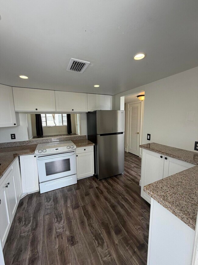 Building Photo - 4500 N Flagler Dr