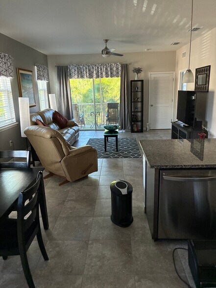 Building Photo - 8332 Enclave Way