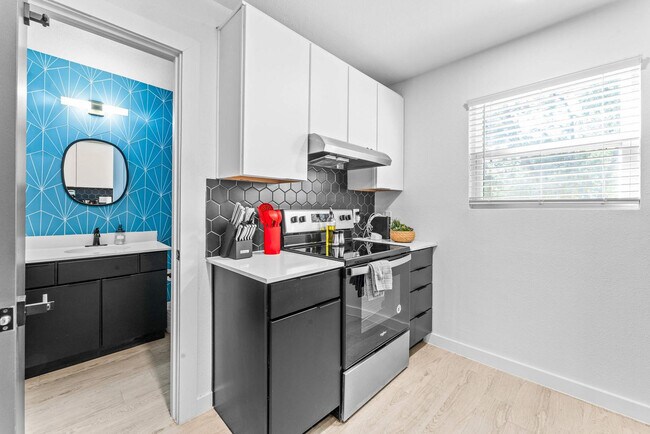 Building Photo - 513 Pecan Grove Rd