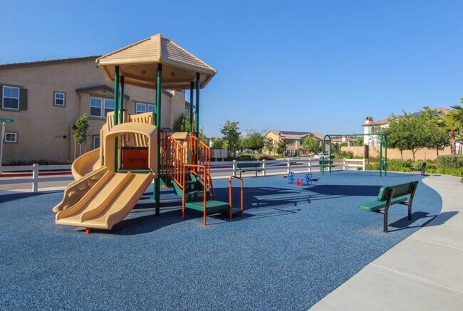Building Photo - 42910 Avenida Amistad