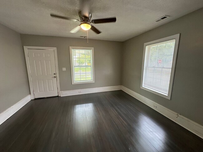 Building Photo - COMING SOON! 3 Bedroom House in Gastonia! DEPOSIT-FREE Renting option thru OBLIGO! Deposit Altern...