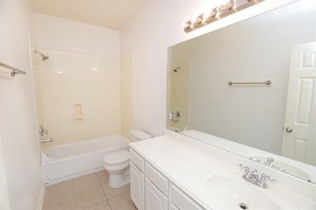 Building Photo - 12827 Pecan Shores Dr