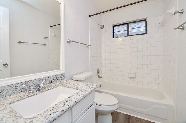 Building Photo - 13837 Purplemartin St