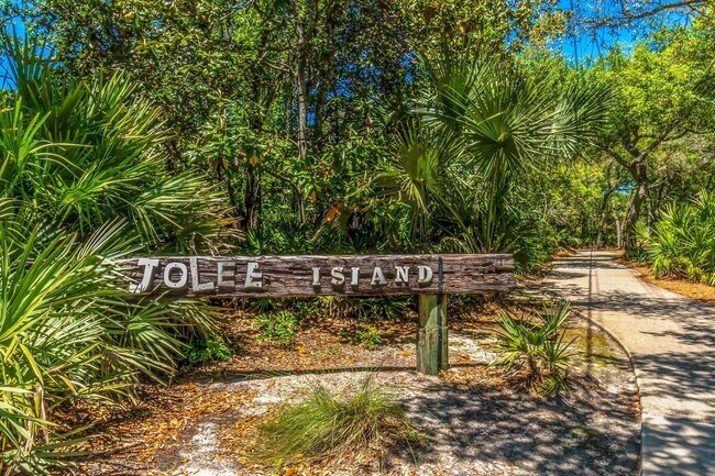 Building Photo - 5000 S Sandestin Blvd