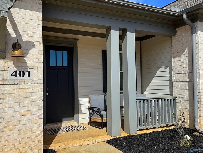 Building Photo - 401 Peach Orch Ln