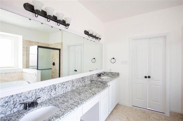 Building Photo - 1029 Janus Dr