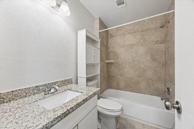 Building Photo - 5850 Southminster Dr