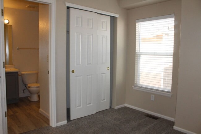 Building Photo - Stunning 3 BR/3 BA in Stockbridge At Meridian Community!