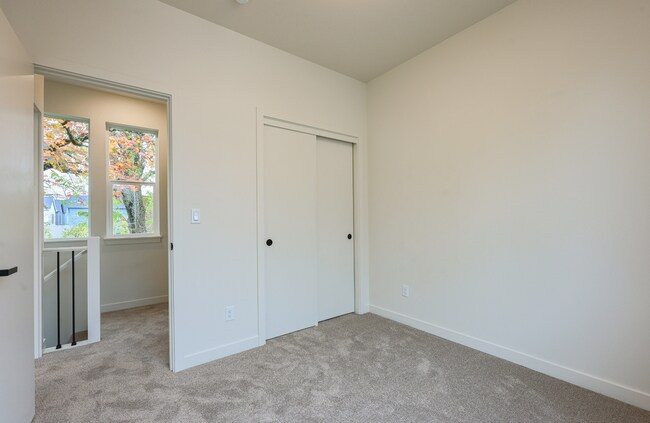 Building Photo - 4276 NE Going St