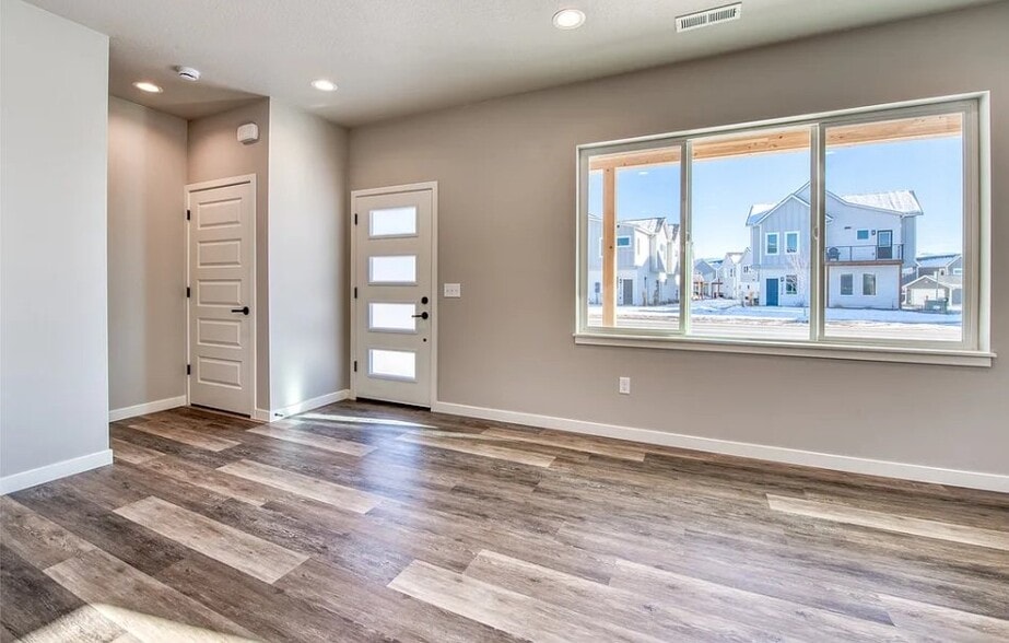 Building Photo - 2313A Mary Jane Blvd