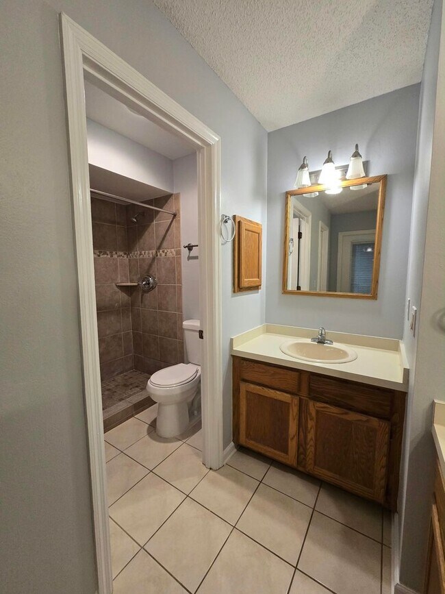 Building Photo - 1030 Knoll Wood Ct