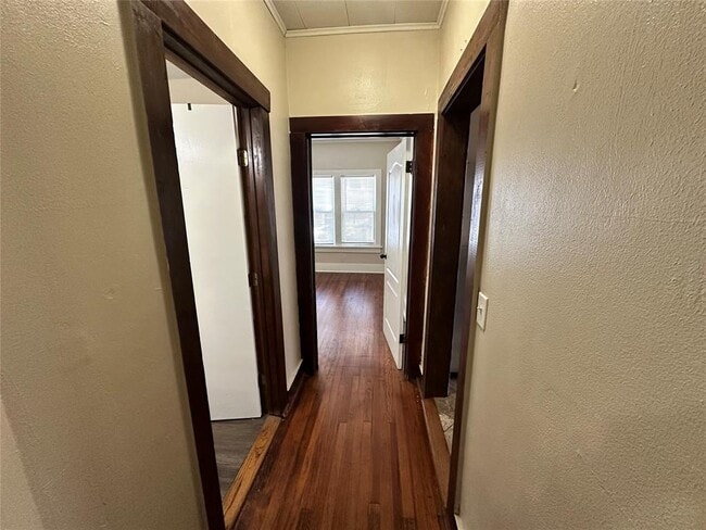 Building Photo - 746 S Jenkins Ave