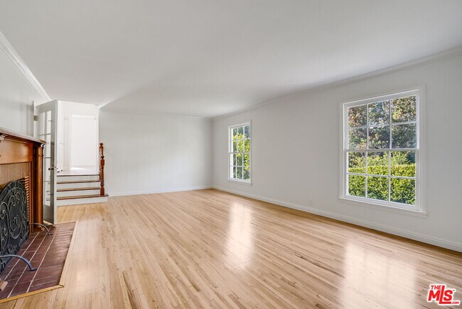 Building Photo - 3246 Benda St
