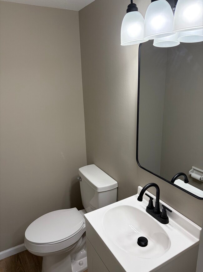 Building Photo - 2728-2738-2738 Juno Pl