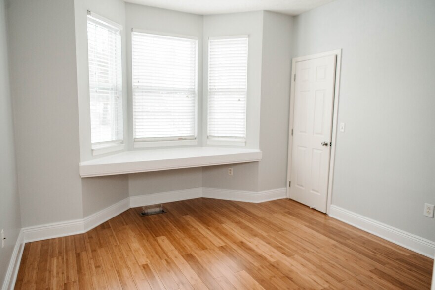 Building Photo - 533 Eagle Pointe Dr
