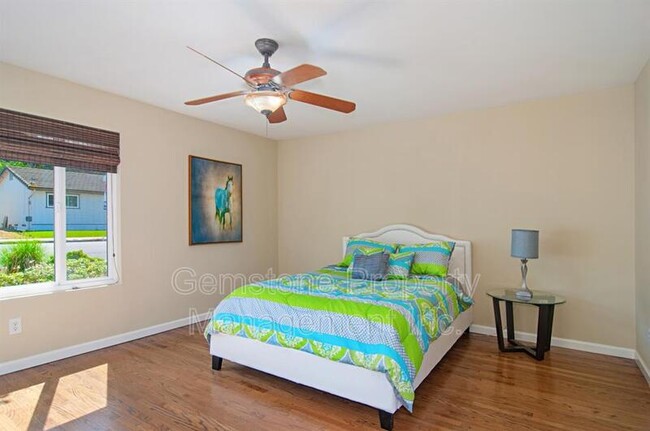 Building Photo - 5385 Brockbank Pl