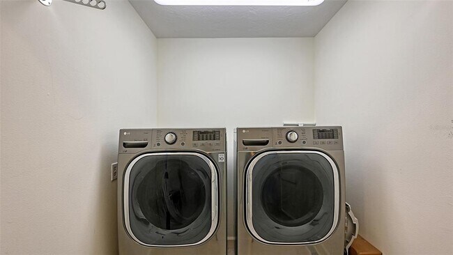 Building Photo - 5310 Hidden Harbor Rd