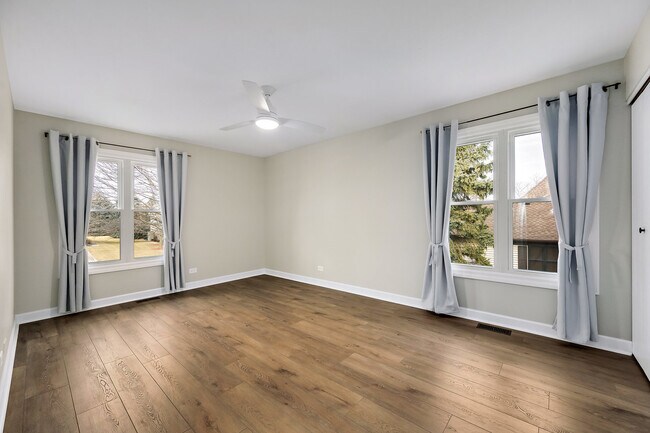 Building Photo - 887 Braintree Ln