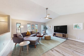 Building Photo - 1231 De Narvaez Ave