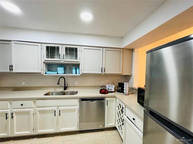 Building Photo - 421 Jose Marti Blvd