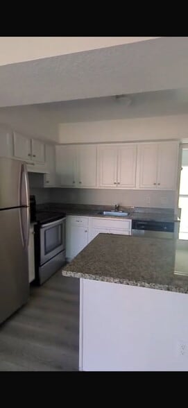 Kitchen - Pelican Pointe