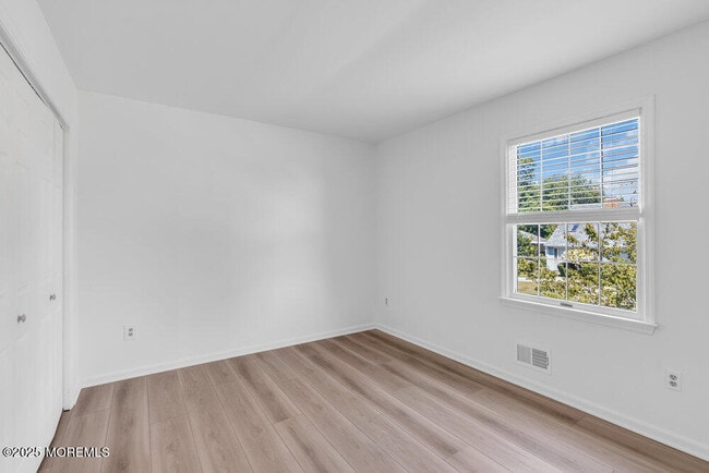 Building Photo - 505 Woodland Ave