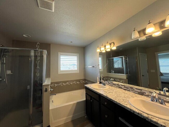 Building Photo - Beautiful 3 BD 2.5 BA Single Family Home, Built in 2019, Close to Downtown and Ft. Carson