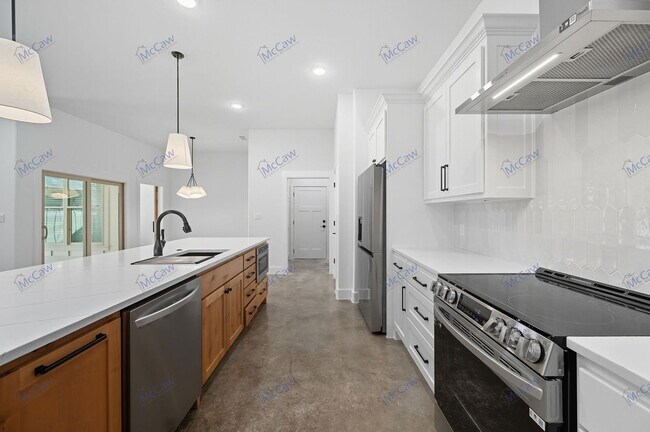 Building Photo - 102 Cardinal Wds